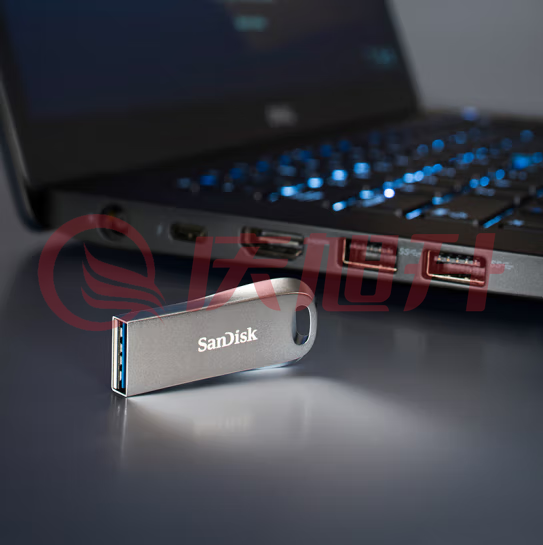 闪迪 (SanDisk) 32GB USB3.1 U盘CZ74酷奂银色 读速150MB/s 金属外壳 内含安全加密软件 SKU：QXS13825